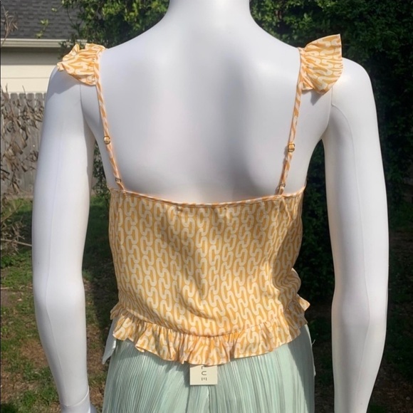 💋NWT PALOMA Blue Ali Print Ruffle Flutter Sleeve Hi Lo Crop Top - Picture 12 of 15